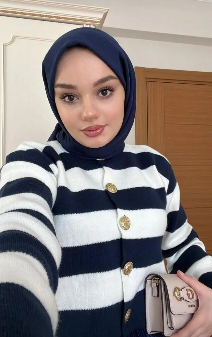 Gizem - Sarıyer Escort