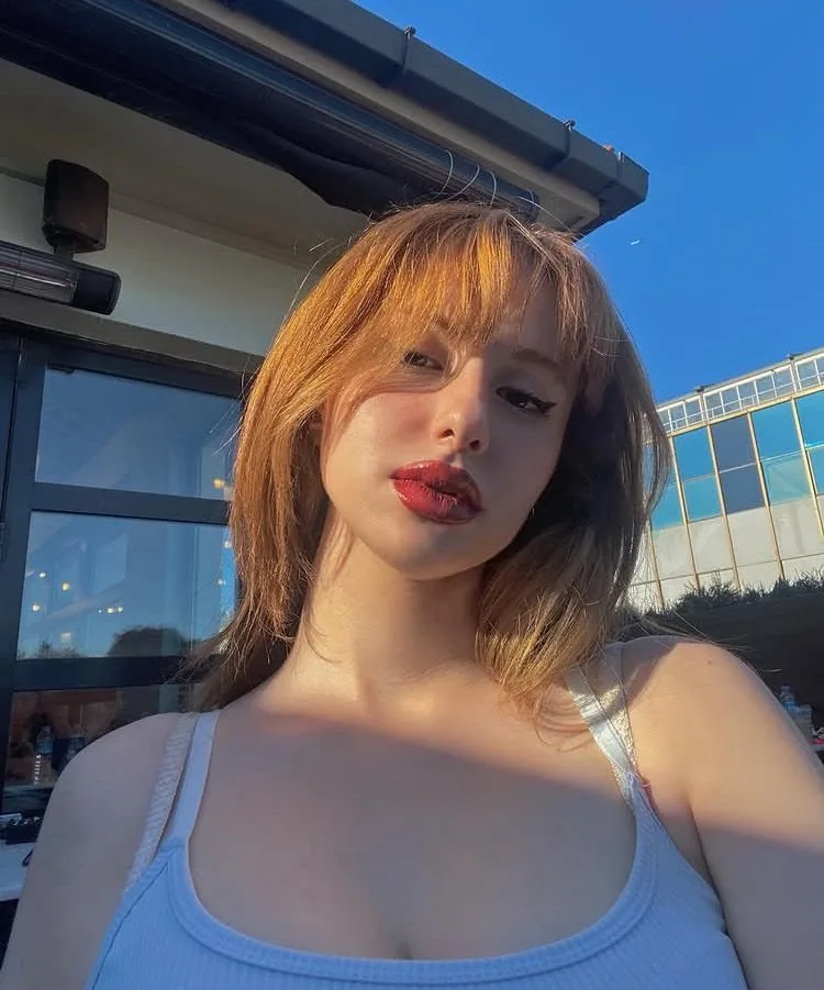 Özlem - Sarıyer Escort