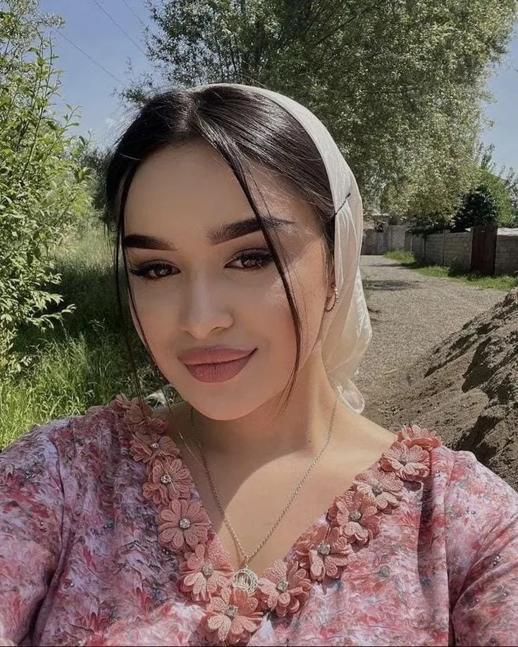 Elif - Sarıyer Escort