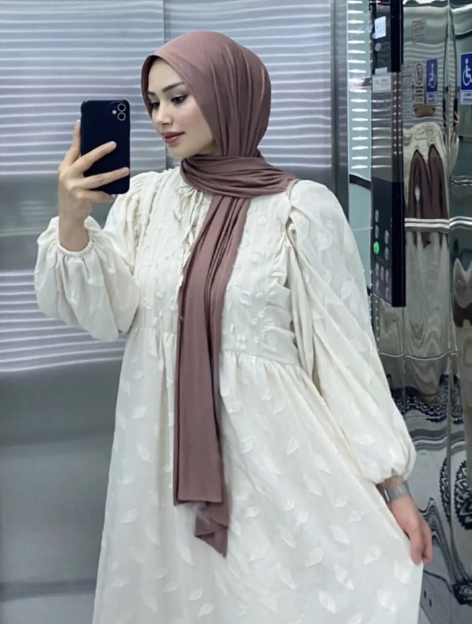 Gamze - Sarıyer Escort