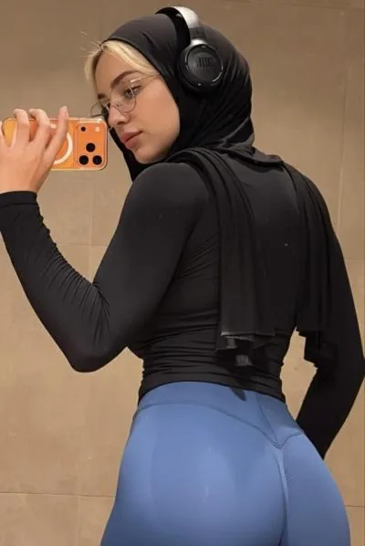 Hande - Sarıyer Escort