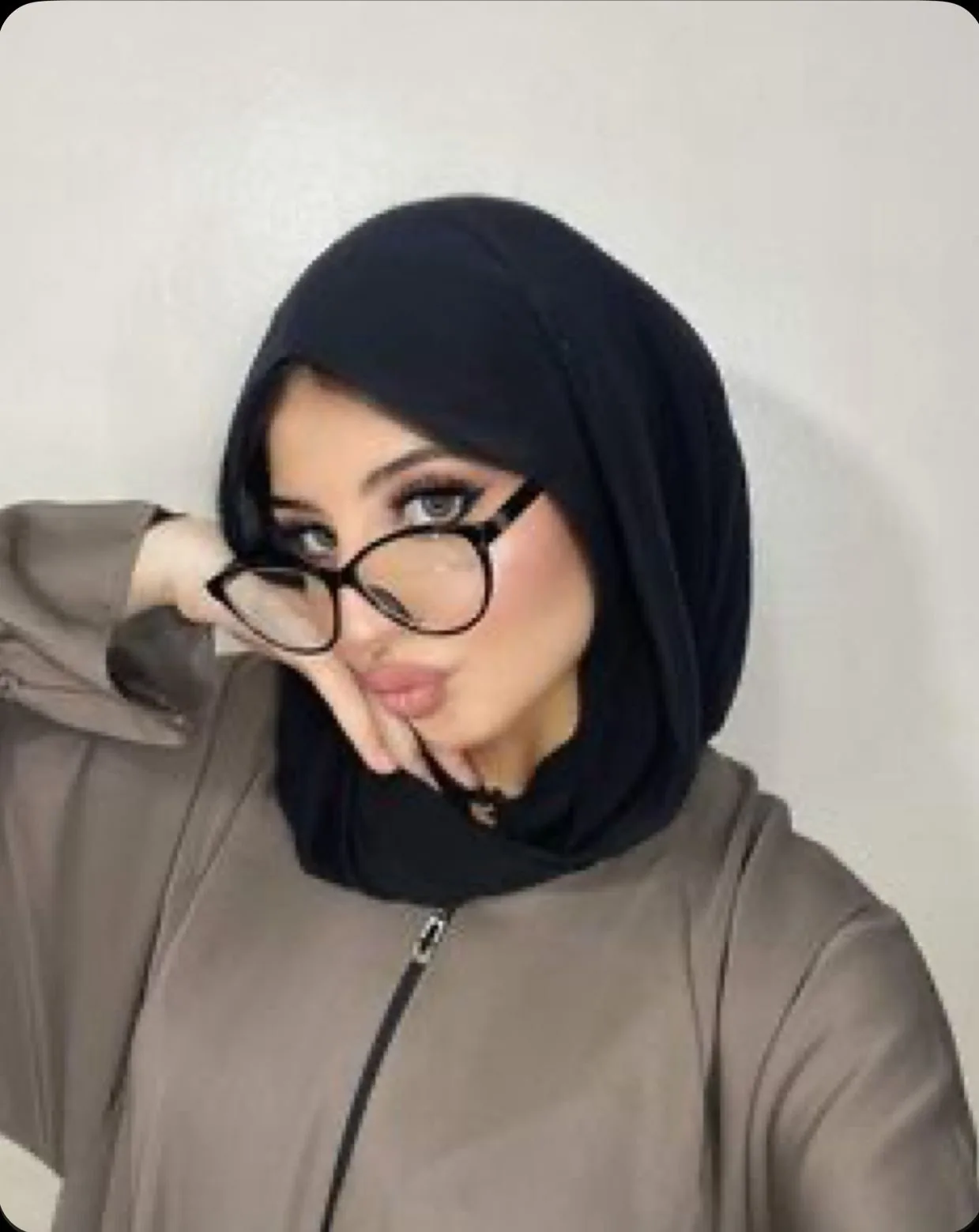 Acelya - Sarıyer Escort