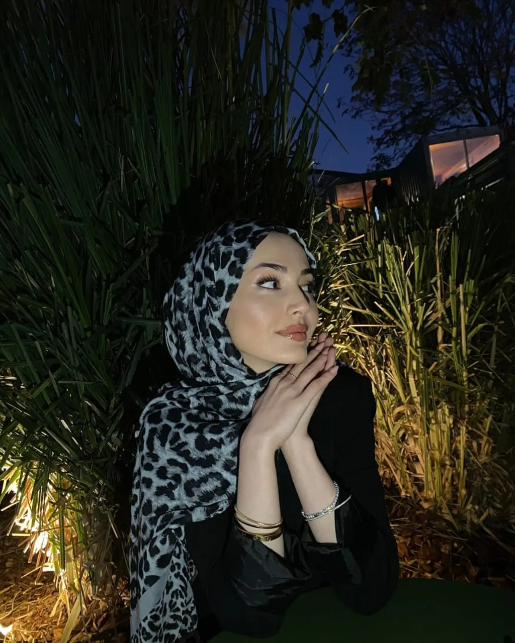 Esra - Sarıyer Escort