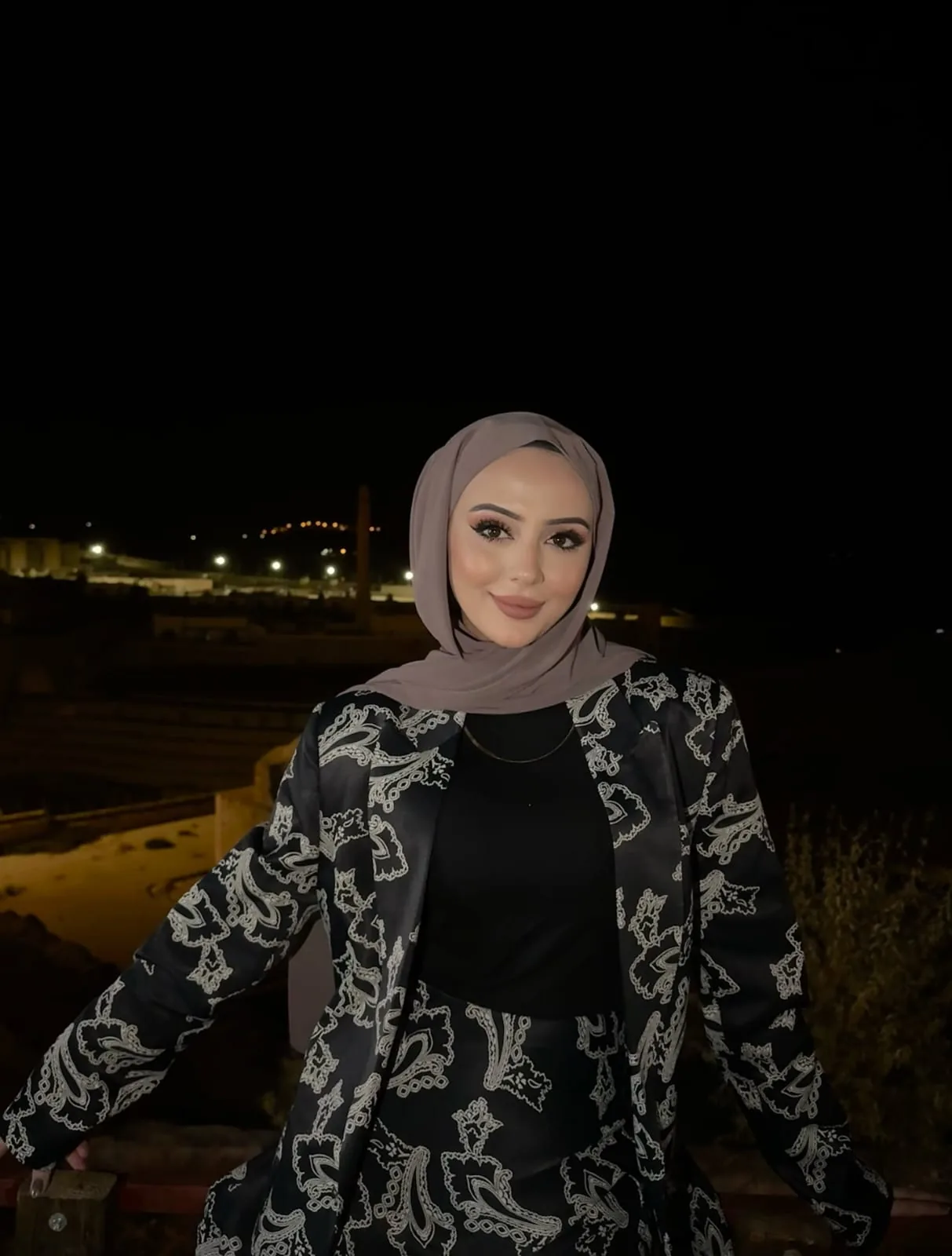 Esra - Sarıyer Escort