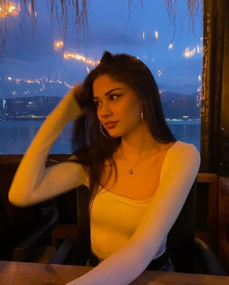 Selen - Sarıyer Escort